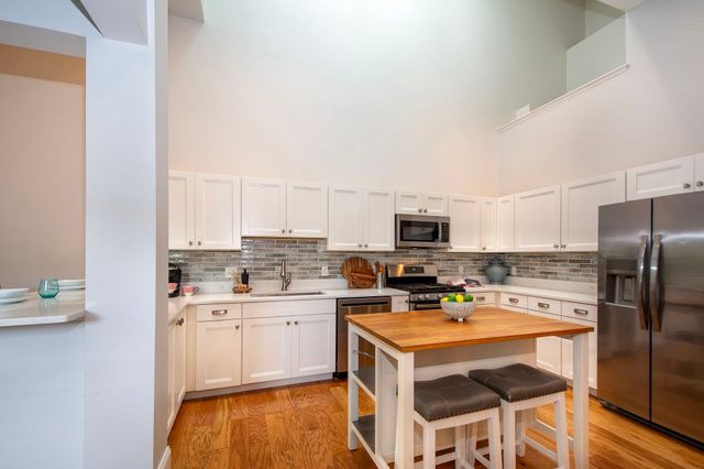 599 Washington St 9, Pembroke, MA 02359
