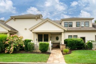 599 Washington St 9, Pembroke, MA 02359