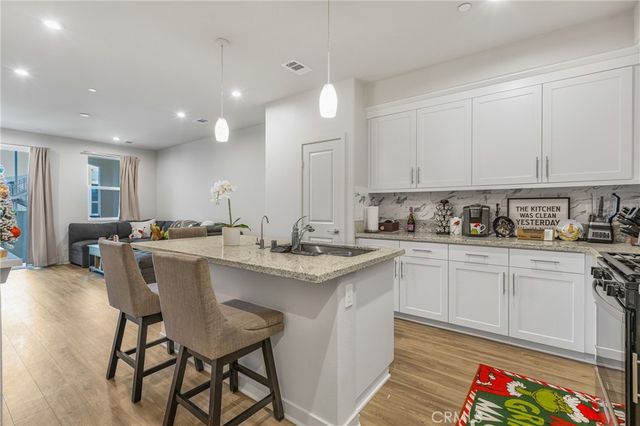 125 Dove Lndg, Covina, CA 91722