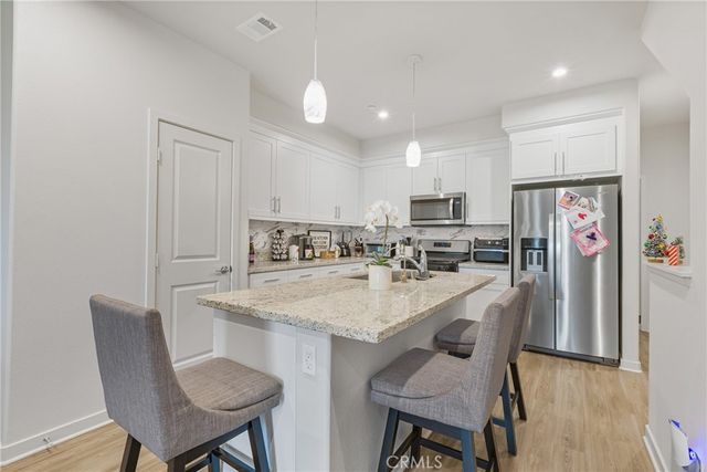 125 Dove Lndg, Covina, CA 91722