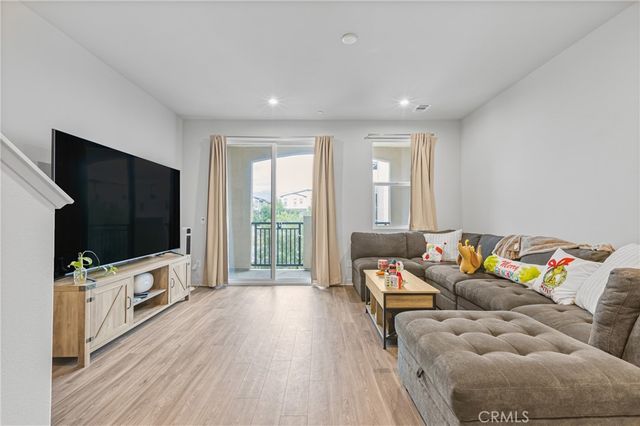 125 Dove Lndg, Covina, CA 91722