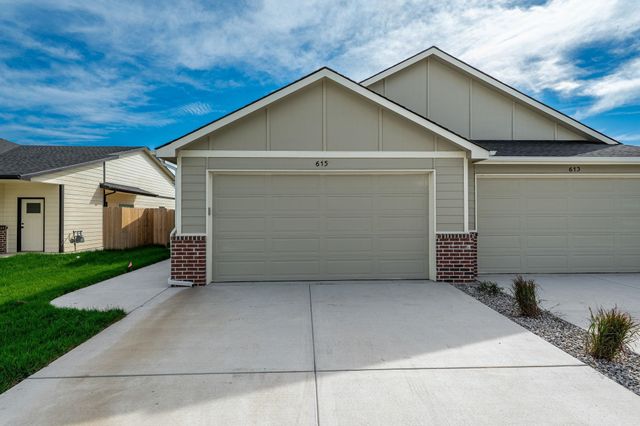 613 E Briarbrook Ln, Park City, KS 67147