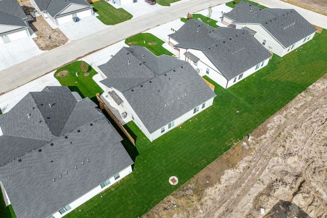 613 E Briarbrook Ln, Park City, KS 67147