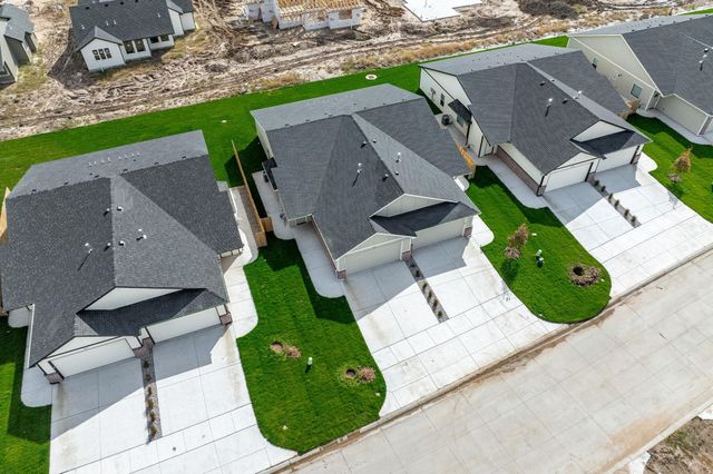 613 E Briarbrook Ln, Park City, KS 67147