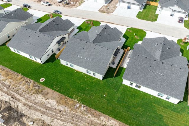 613 E Briarbrook Ln, Park City, KS 67147