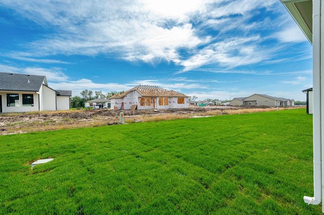 613 E Briarbrook Ln, Park City, KS 67147