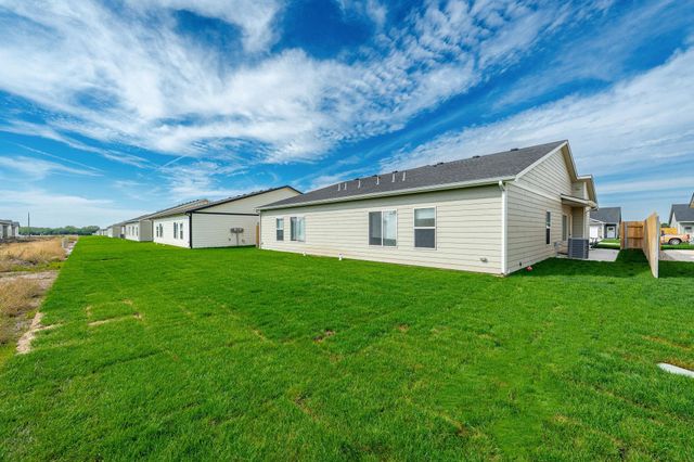 613 E Briarbrook Ln, Park City, KS 67147