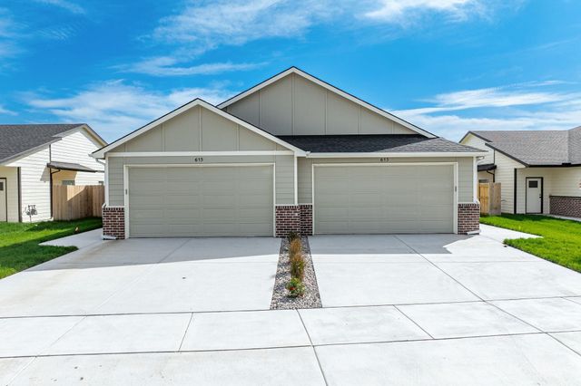 613 E Briarbrook Ln, Park City, KS 67147