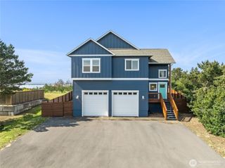 193 Marine View Drive SE, Ocean Shores, WA 98569
