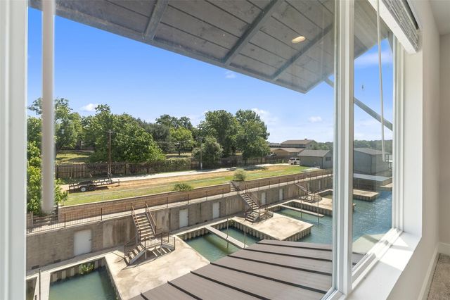942 Euel Moore DR, Kingsland, TX 78639