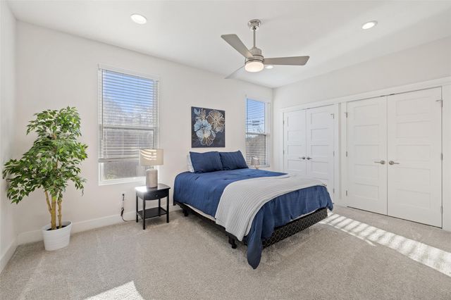 942 Euel Moore DR, Kingsland, TX 78639