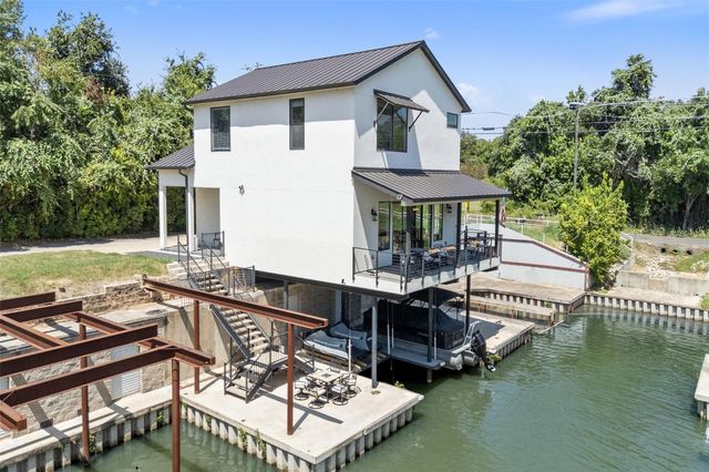 942 Euel Moore DR, Kingsland, TX 78639
