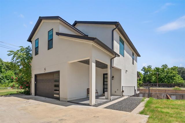 942 Euel Moore DR, Kingsland, TX 78639