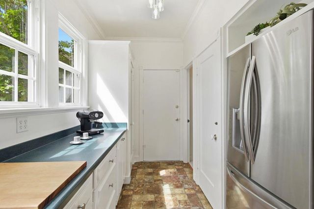 1524 Arc Way, Burlingame, CA 94010