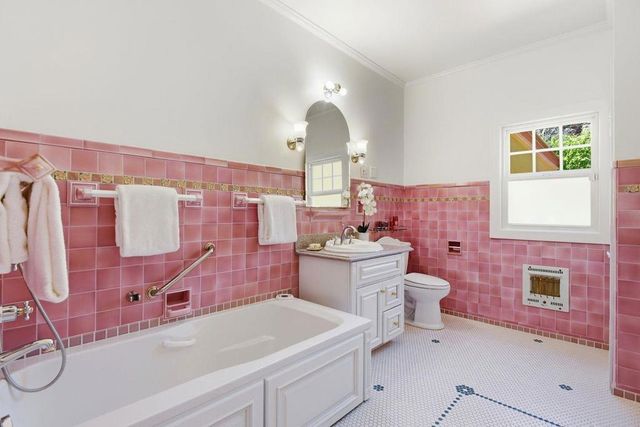 1524 Arc Way, Burlingame, CA 94010