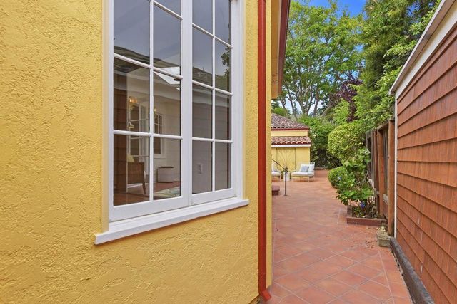 1524 Arc Way, Burlingame, CA 94010