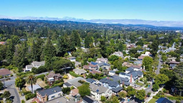 1524 Arc Way, Burlingame, CA 94010