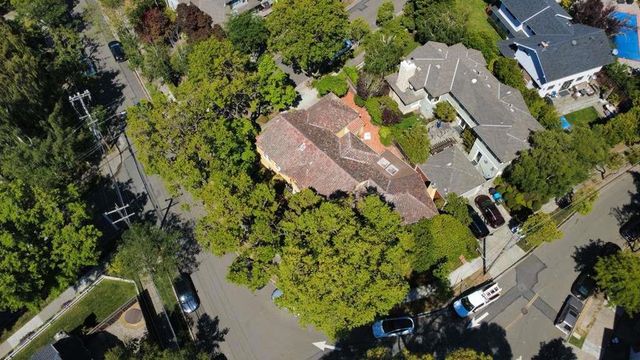 1524 Arc Way, Burlingame, CA 94010