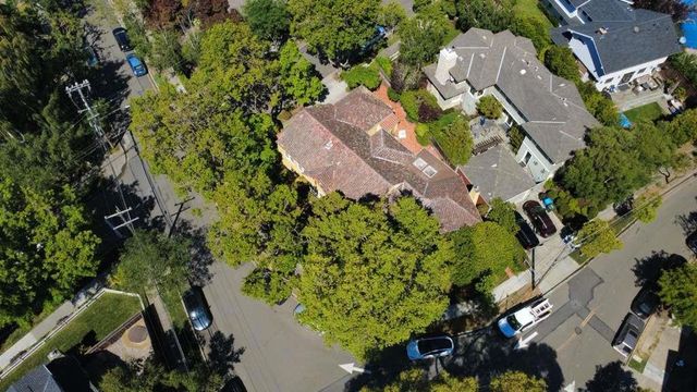 1524 Arc Way, Burlingame, CA 94010