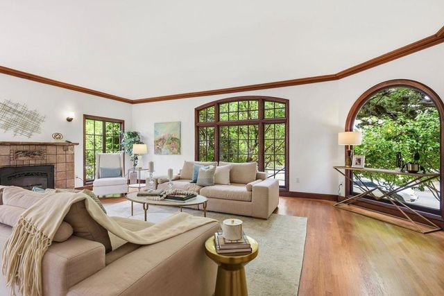 1524 Arc Way, Burlingame, CA 94010