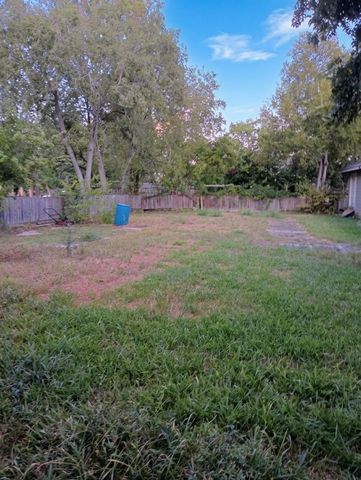 204 Dwire Drive, La Porte, TX 77571