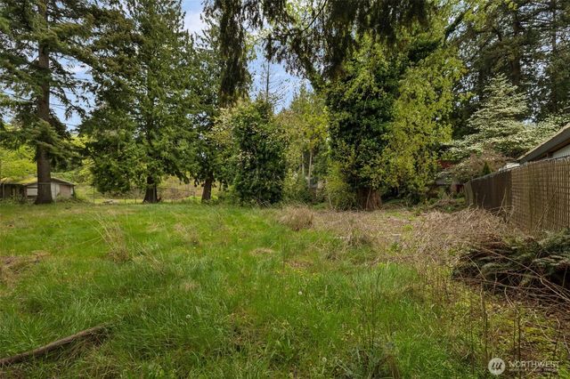 226 S Oyster Bay Ave, Bremerton, WA 98312