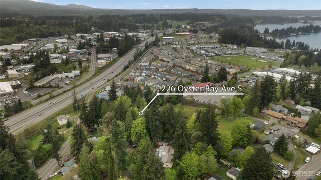 226 S Oyster Bay Ave, Bremerton, WA 98312