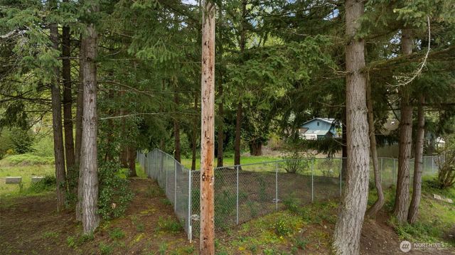 226 S Oyster Bay Ave, Bremerton, WA 98312
