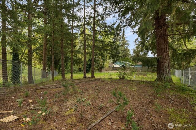 226 S Oyster Bay Ave, Bremerton, WA 98312