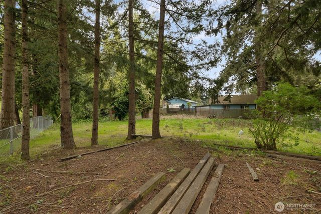 226 S Oyster Bay Ave, Bremerton, WA 98312