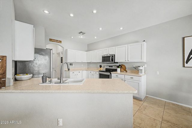 4730 E SILVERWOOD Drive, Phoenix, AZ 85048