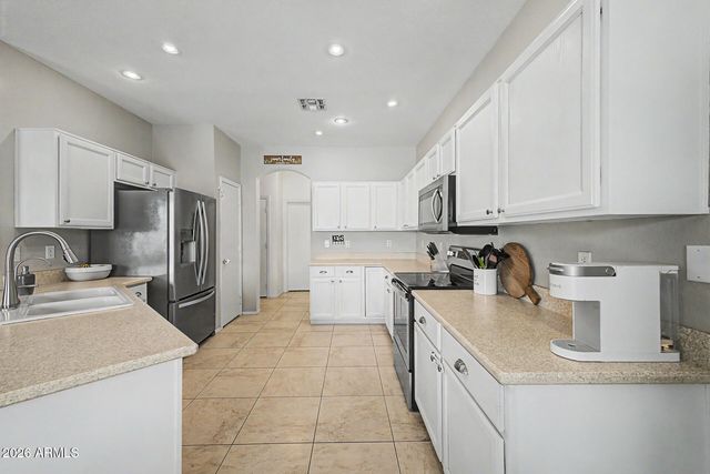 4730 E SILVERWOOD Drive, Phoenix, AZ 85048