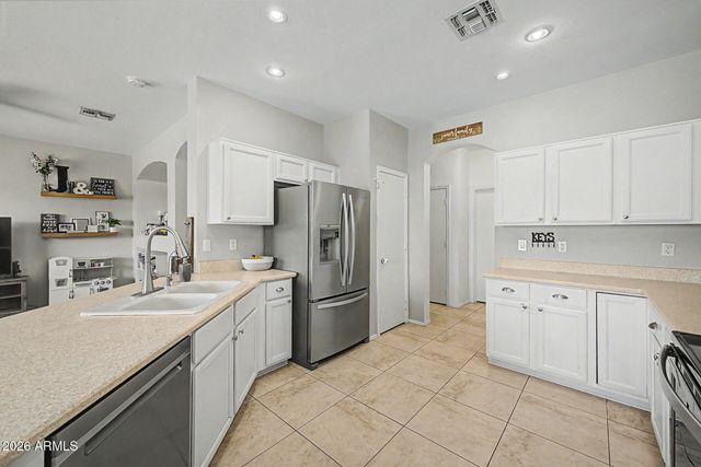 4730 E SILVERWOOD Drive, Phoenix, AZ 85048