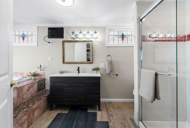 8124 Joy RD, Volente, TX 78641