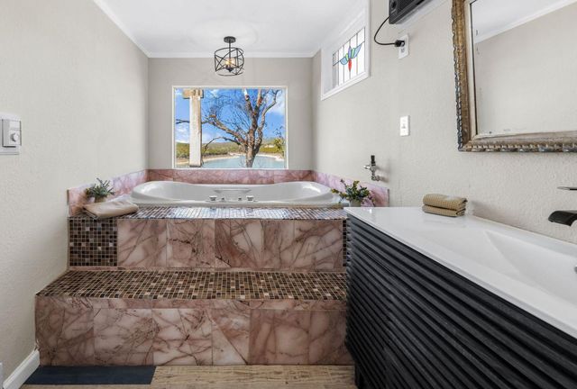 8124 Joy RD, Volente, TX 78641