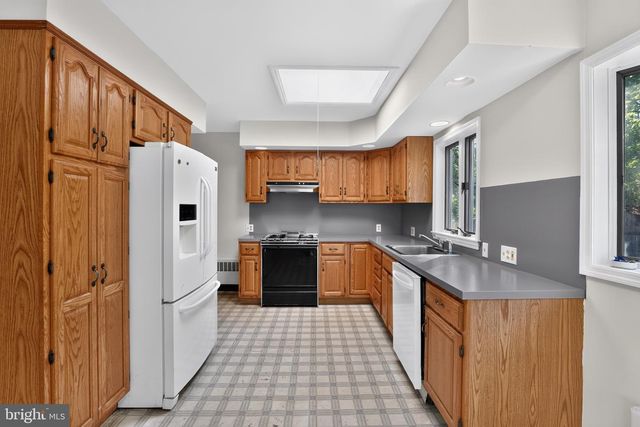 35 BEAL ST, Hamilton, NJ 08610