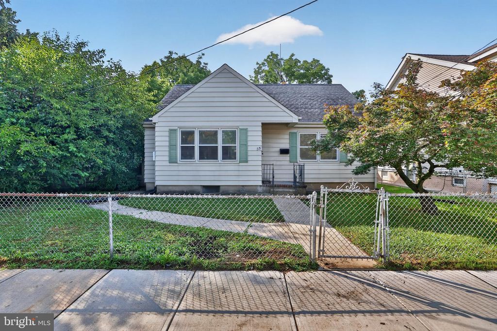 35 BEAL ST, Hamilton, NJ 08610