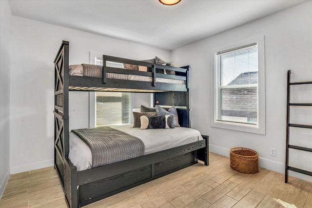 5301 Avenue M, Galveston, TX 77551