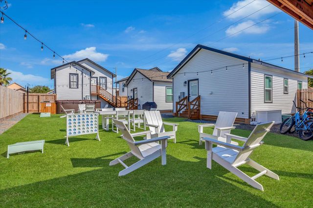 5301 Avenue M, Galveston, TX 77551