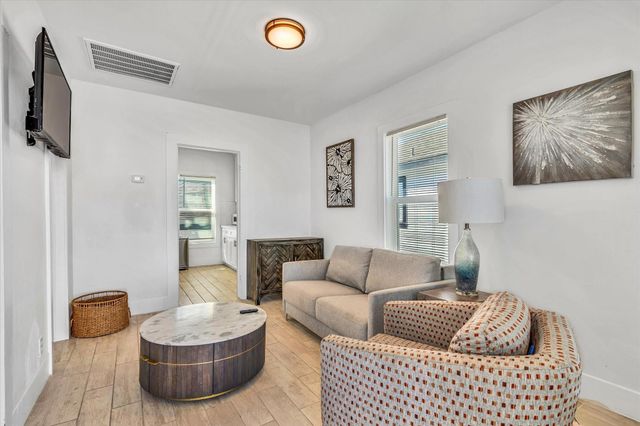 5301 Avenue M, Galveston, TX 77551