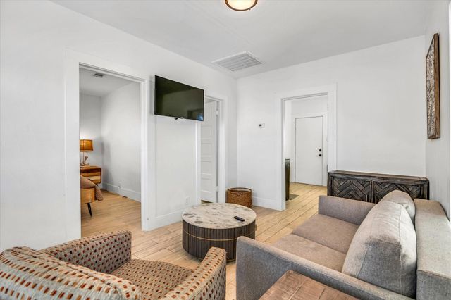 5301 Avenue M, Galveston, TX 77551