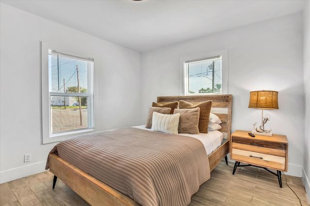 5301 Avenue M, Galveston, TX 77551