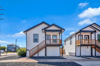 5301 Avenue M, Galveston, TX 77551