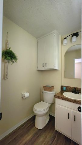 8 Albert Avenue, Victoria, TX 77905