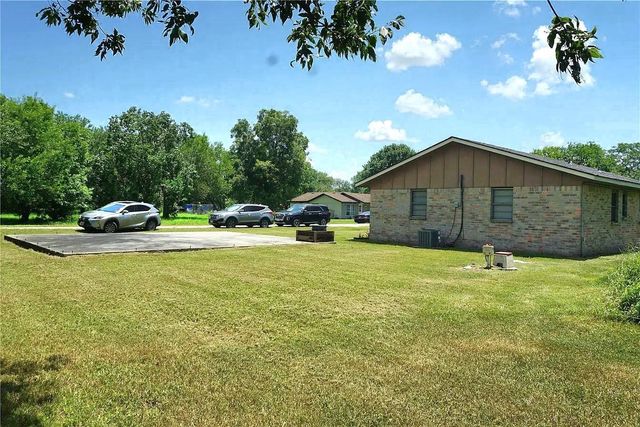 8 Albert Avenue, Victoria, TX 77905