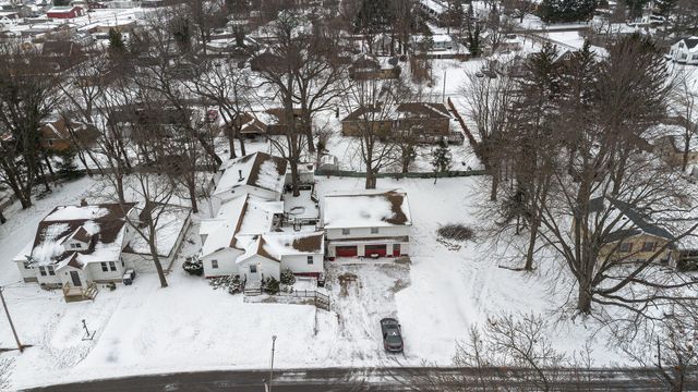 2854 Oak Street, Stevensville Vllg, MI 49127