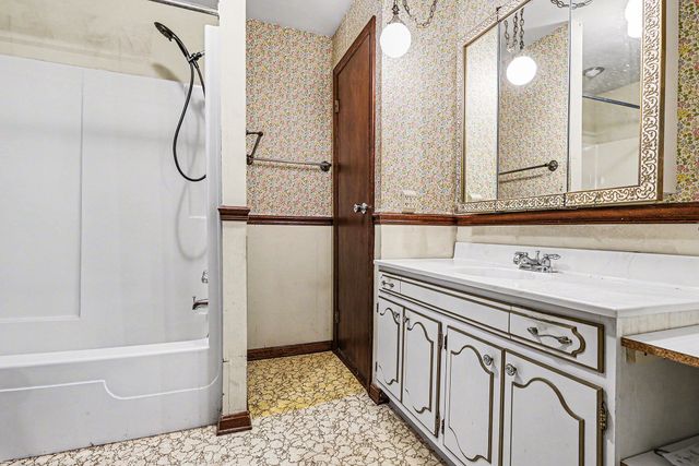 2854 Oak Street, Stevensville Vllg, MI 49127