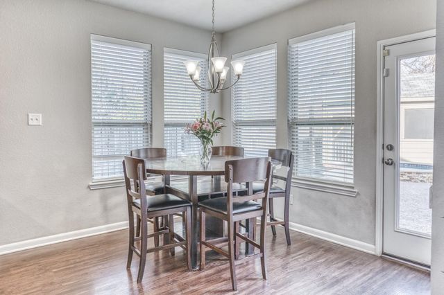 1827 Basin Trail, Brenham, TX 77833