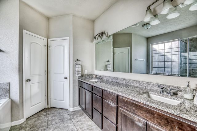 1827 Basin Trail, Brenham, TX 77833