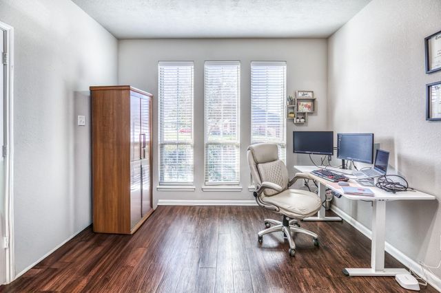 1827 Basin Trail, Brenham, TX 77833